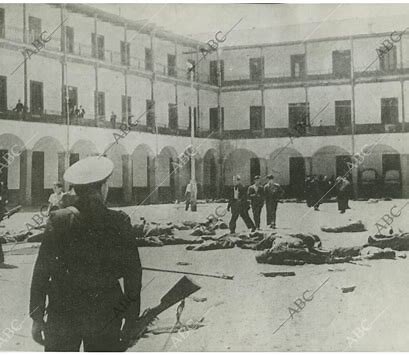 Ataque contra el Cuartel de la Montaña. En accidente de aviación muere en general Sanjurjo. Comienzan a perfilarse ambas zonas y se organizan columnas.