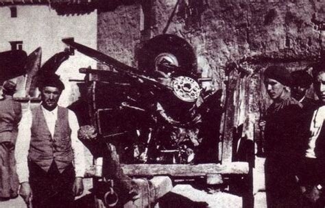 El general Mola muere en accidente de aviación.