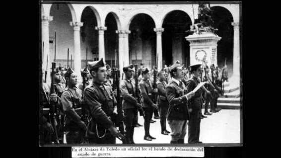 Se forma en Burgos la Junta de Defensa Nacional presidida por Cabanellas.