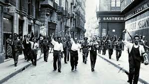 El gobierno de la República se traslada a Barcelona.