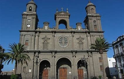 Protesta de mujeres en el encierro en la catedral de las Palmas de Gran Canaria tras los Sucesos de Sardina del Norte.