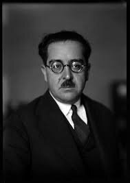 Luis Sanchez Pontón (Secretario de Educacion)