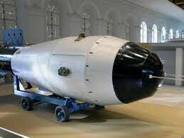 La URSS desarrolla una bomba atómica más potente