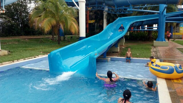 De vacances en un parc aquàtic a Colòmbia.