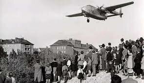 Bloqueo de Berlín Oriental. 1a crisis de Berlín.