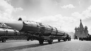 EEUU y la URSS despliegan misiles balísticos