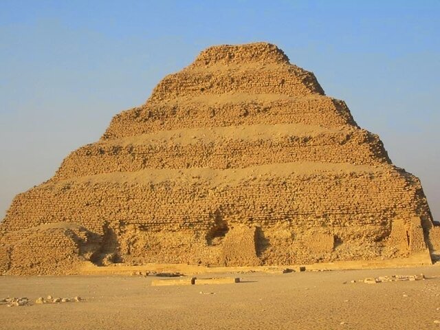 Construccion de la piramide de Sakkara