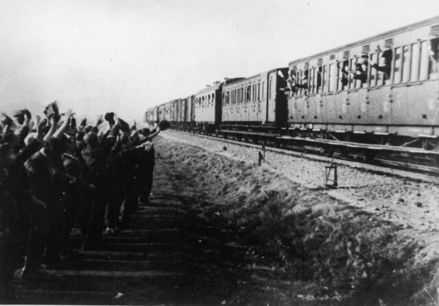 Comienzan las deportaciones a Auschwitzccc