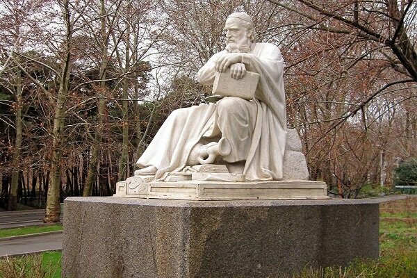 Omar Khayyam (Obra de los Postulados de Euclides)