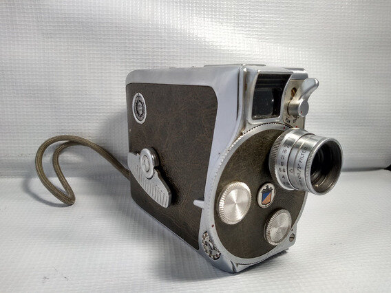 Invención de la cámara ideo portable.