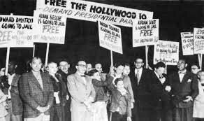 Caza de brujas por el senador Mc Carthy en EEUU. (1950-56)