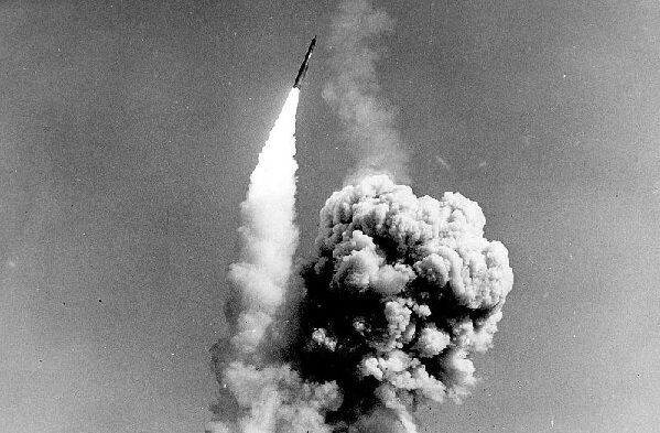 EEUU y la URSS despliegan misiles balísticos