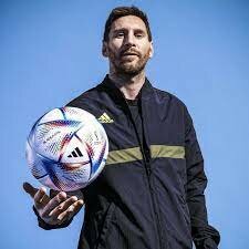 Primer balón oficial de la Copa del Mundo en presentar tecnología de fuera de juego semiautomatica