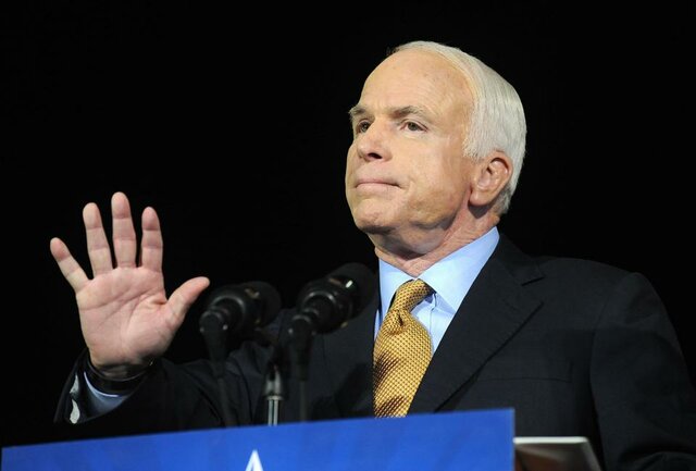 Президент Маккейн отправляет военный флот к герегам Герополиса