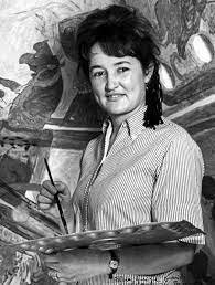 Empieza sus estudios en la  Escuela Nacional de Artes Plásticas Rafael Rodríguez Padilla en Guatemala