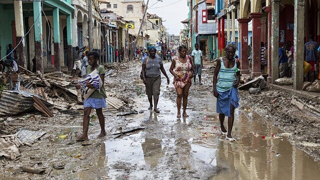 Hurricane Matthew hits Haiti