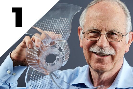 Chuck Hull desenvolupa la primera tecnologia d'impressió 3D: l'estereolitografia.