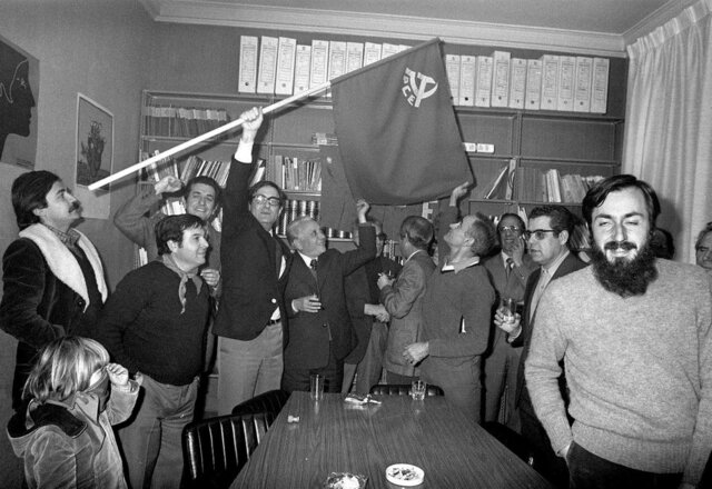 Legalización del Partido Comunista de España (PCE)
