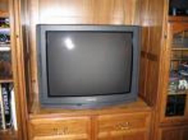 waching tv wating for the bus