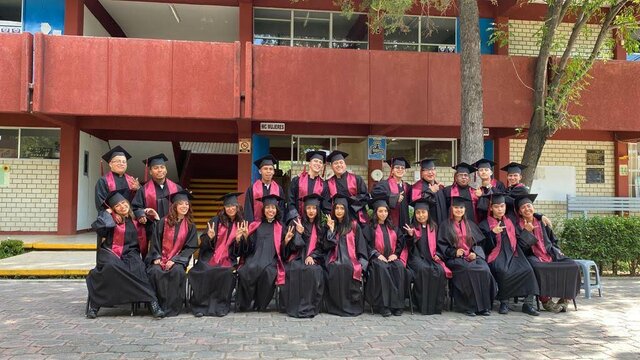 nos tomaron nuestra  foto de graduación