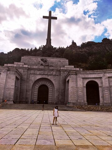 Vacanves Vall de Los caidos ( Andalucía)