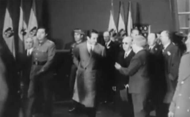 Franco inaugura una central nuclear en Almonacid de Zorita