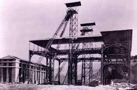 HUNOSA (Hullera del Noroeste Sociedad Anónima) pasa a ser propiedad del INI