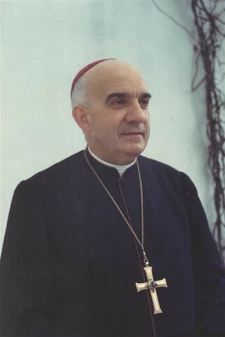 La hõmilía del obispo de Bilbao, Monseñor Antonio Añoveros, provoca su arresto domiciliario y un grave conflicto de las relaciones Iglesia-Estado.