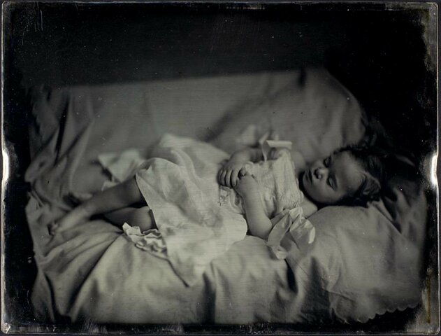 POST-MORTEM UNDEFINIED YOUNG GIRL