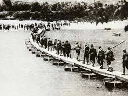 el Ejército Popular cruzaba el río Ebro