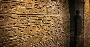 Sacerdotes Egipcios ya dejaban mensajes educativos para sus discípulos. AdC