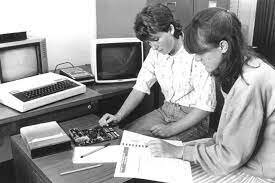 Incorporación de medios electrónicos, incluido el computador (informática).