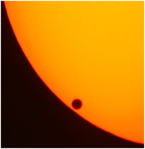 Наблюдал прохождение Венеры по диску Солнца.