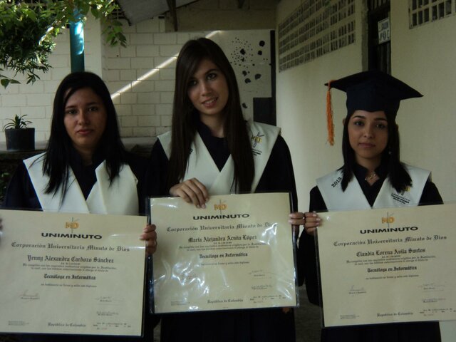 GRADUACIÓN DE TECNOLOGÍA EN INFORMATICA