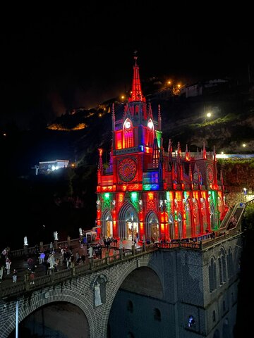 Agradeciendo a la virgen