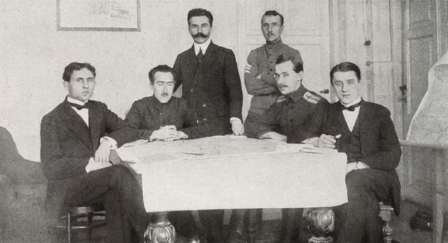 Rusia firma la paz con Alemania por el Tratado de Brest-Litovsk.