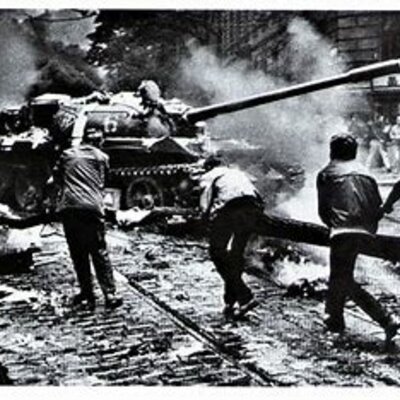 Timeline: LA GUERRA FRÍA