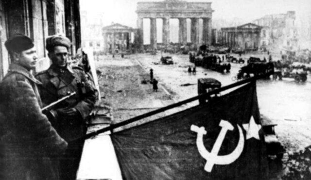 Ocupación de Berlín por parte de los soviéticos y suicidio de Hitler