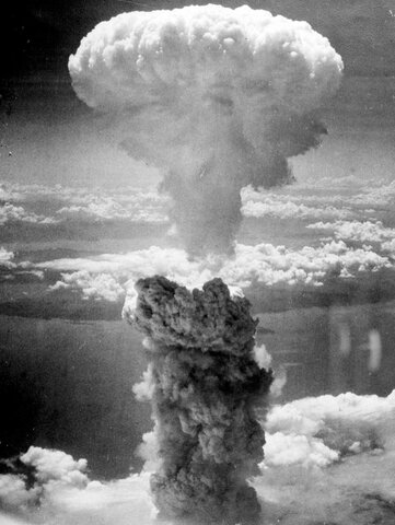 Bombas atómica  sobre Hiroshima y Nagasaki.