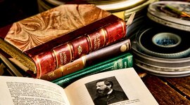 Timeline: EPOCAS LITERARIAS- GERALDINE CASTRO PRE UNIVERSITARIO GRUPO 2.