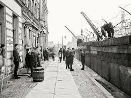 Berlin Wall Goes Up