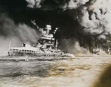 Ataque a Pearl Harbor.