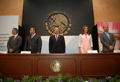 Acuerdo presidencial paraeliminar las normas administrativas innecesarias y homologar la operación