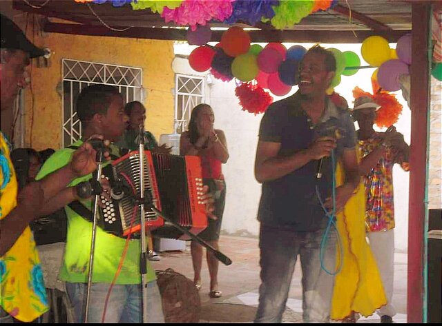 Empecé a tocar para mí familia