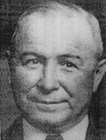 Al joins Johnny Torrio's James Street Boys gang