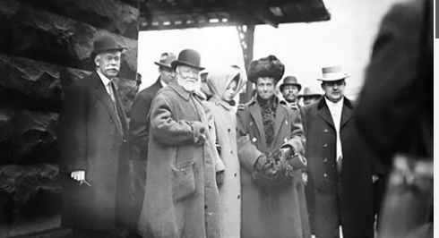 Andrews family goes to America!