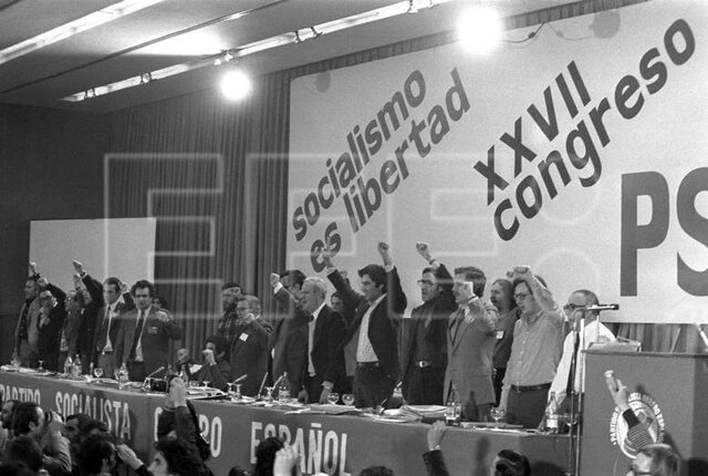 Congreso en Madrid del Partido Socialista Obrero Español (P.S.O.E.), primero que se celebra abiertamente desde la guerra civil