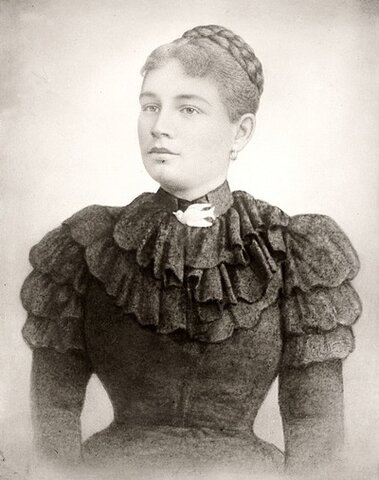 Hazatér édesanyjához