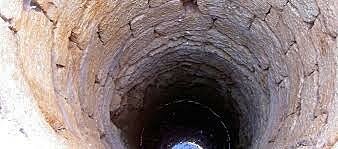 Se prohíbe la perforación de nuevos pozos y la extracción de aguas del subsuelo.