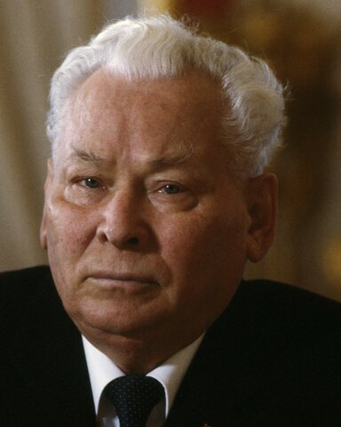 Konstantín Chernenko (1984-85)